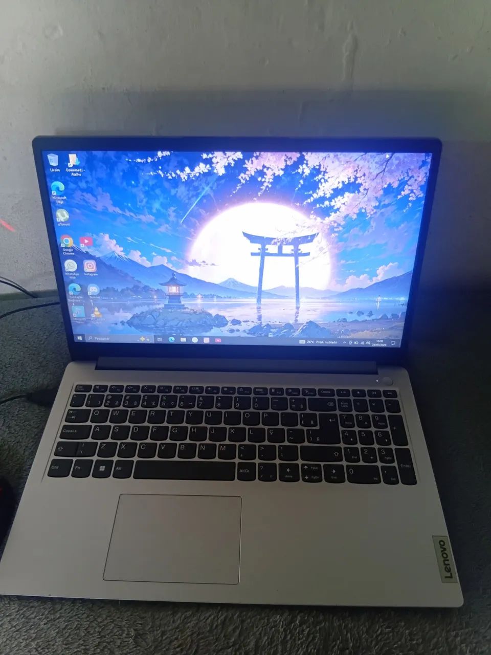 Vende-se notebook usado em bom estado