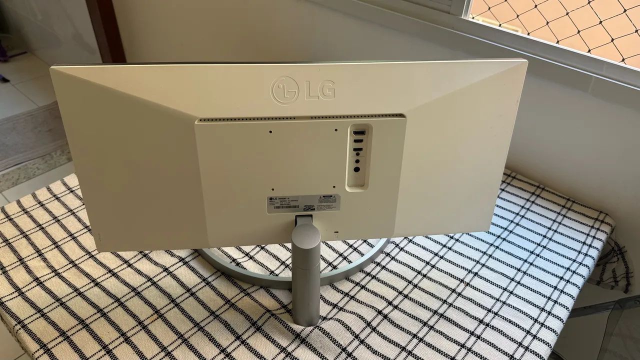 MONITOR LG ULTRA WIDE