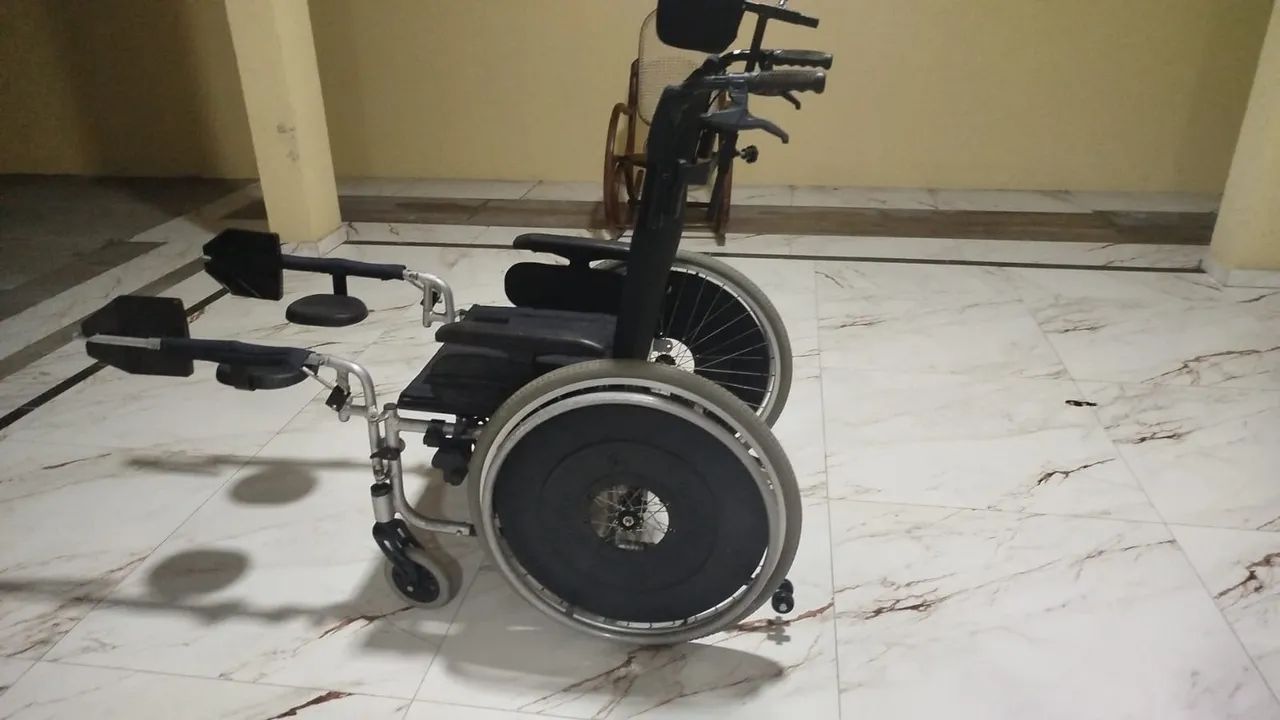 CADEIRA DE RODAS  - Foto 4