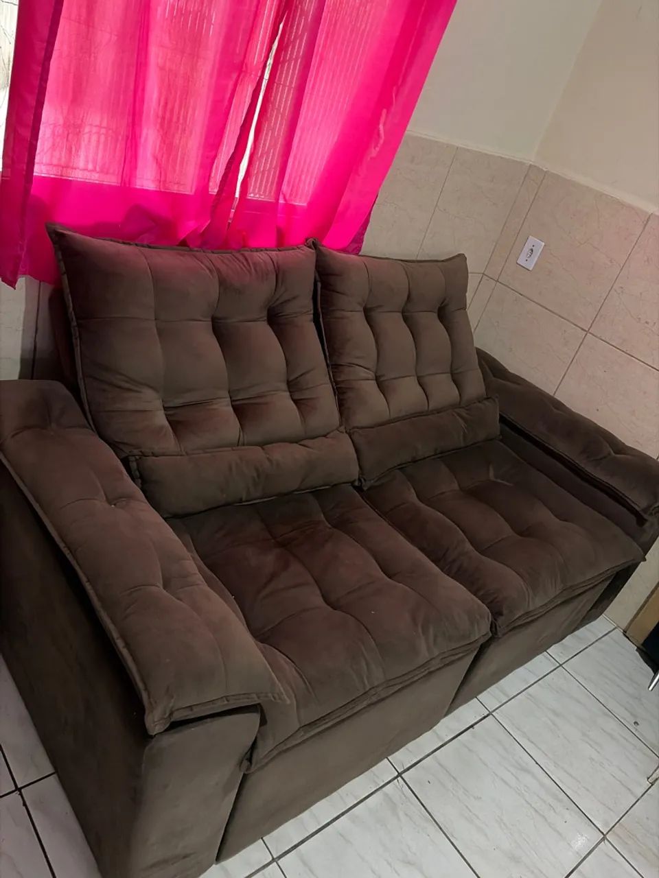 Sofá retrátil 3 lugares, 2m bem conservado, confortável e lindo - Foto 3
