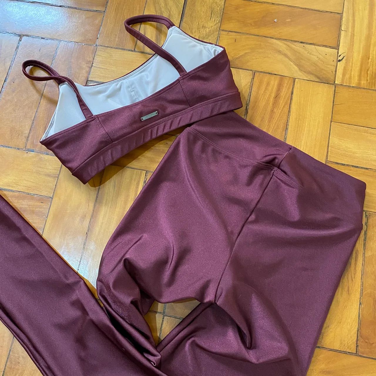 Conjunto brilho vinho track & field tamanho P - Foto 3