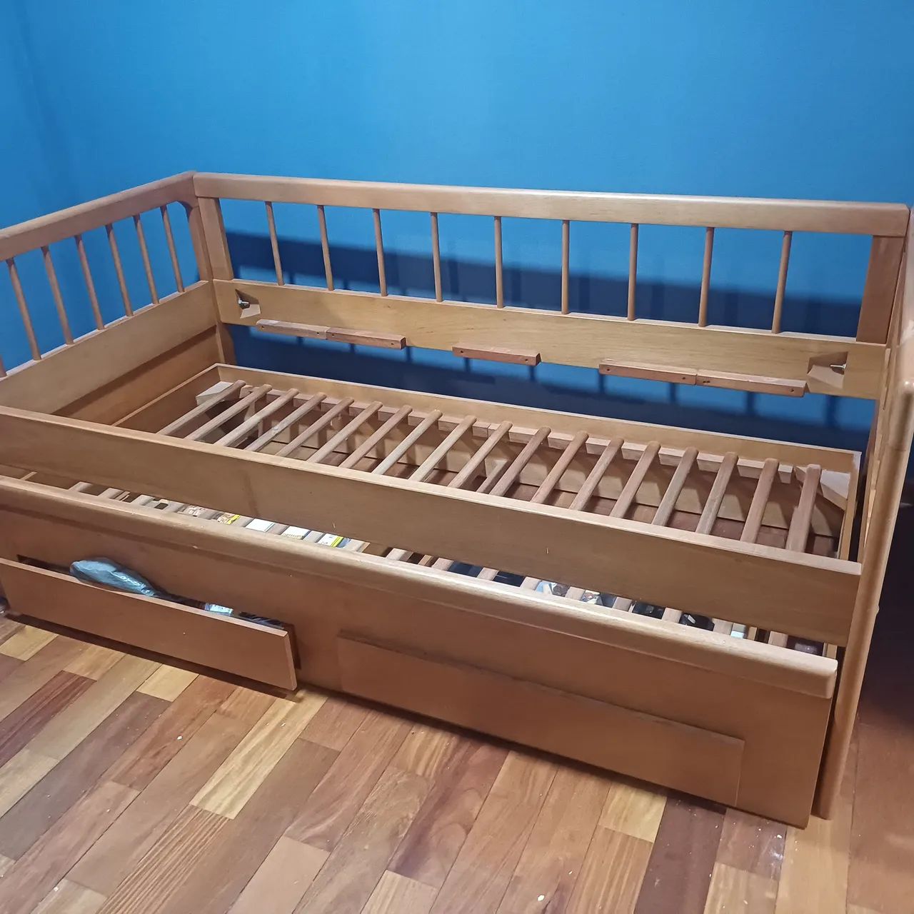 Bi cama com gavetas de madeira maciça  - Foto 2