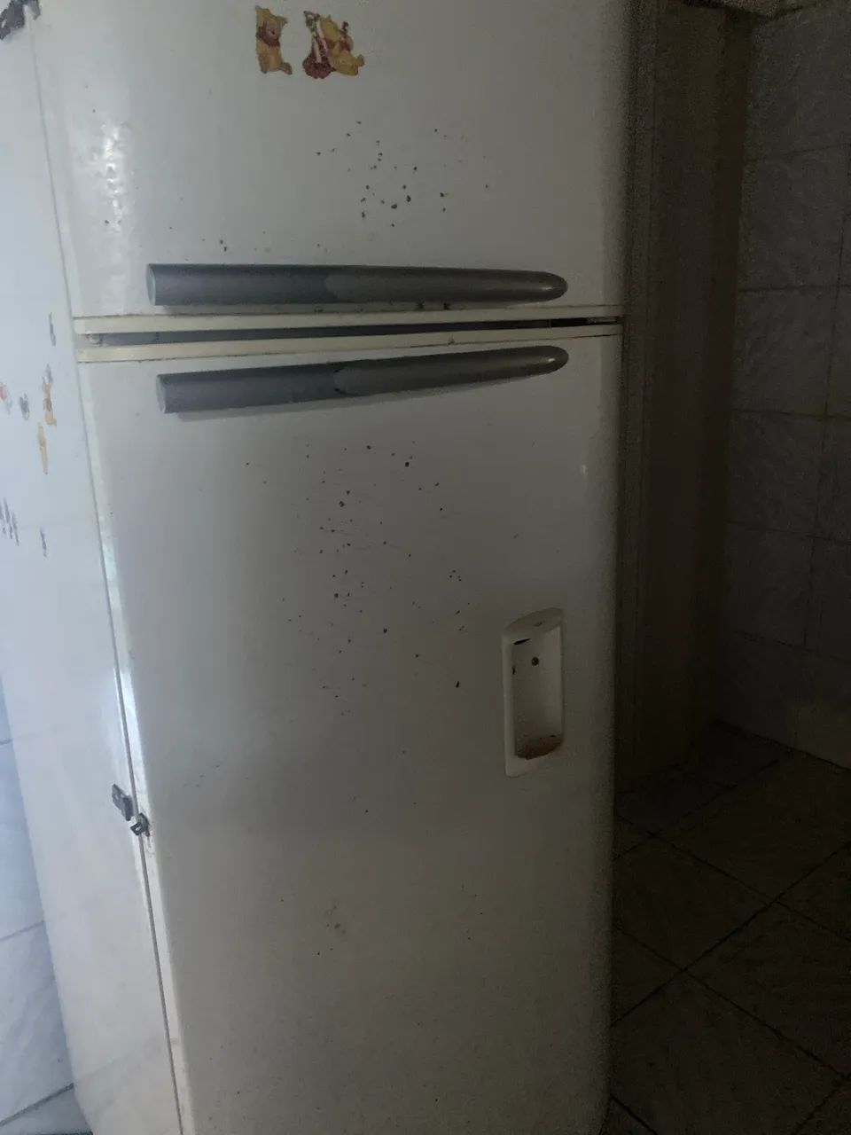 Vendo uma geladeira