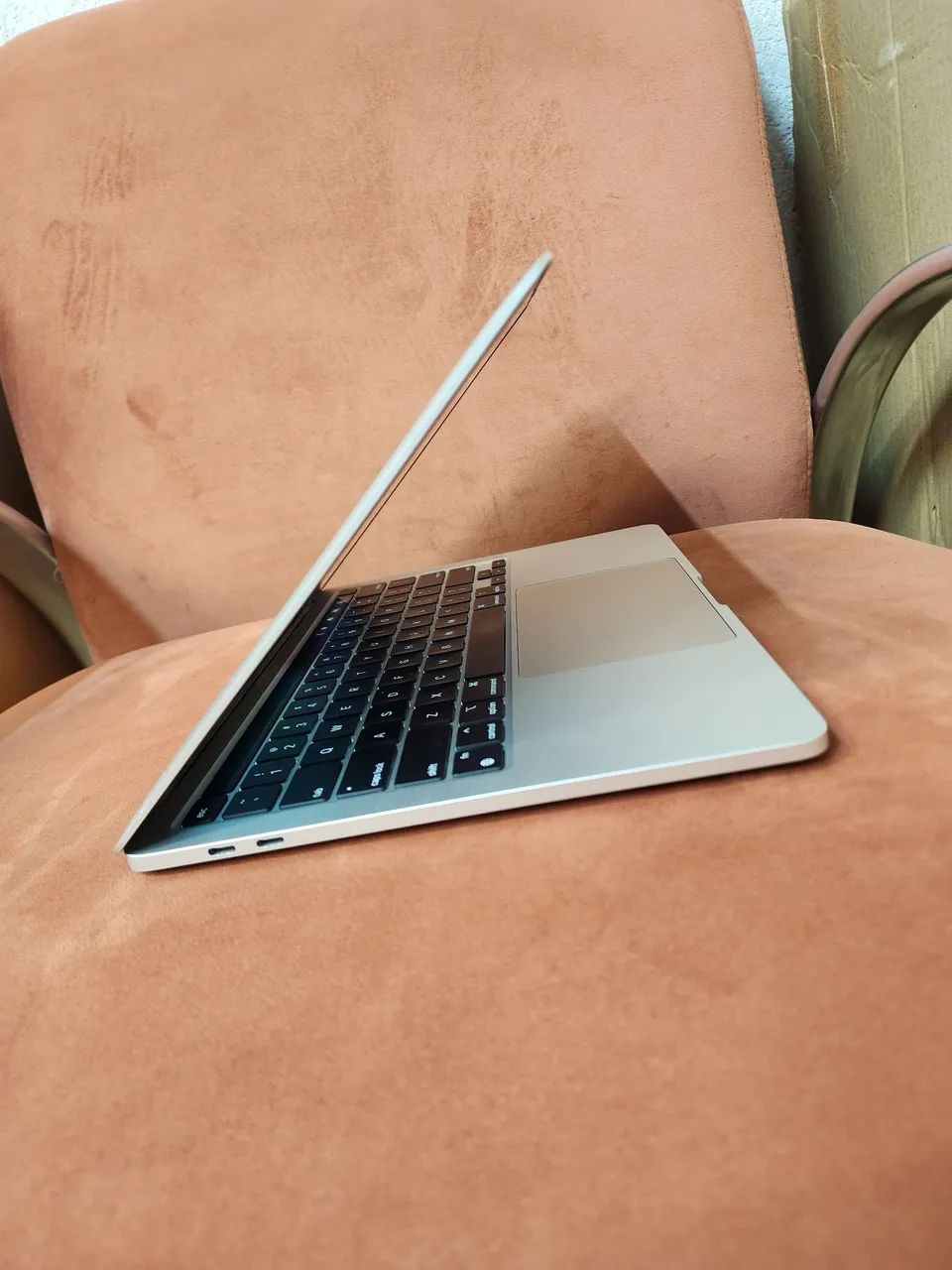 MacBook Pro chip M1 16gb de RAM 2020  - Foto 2