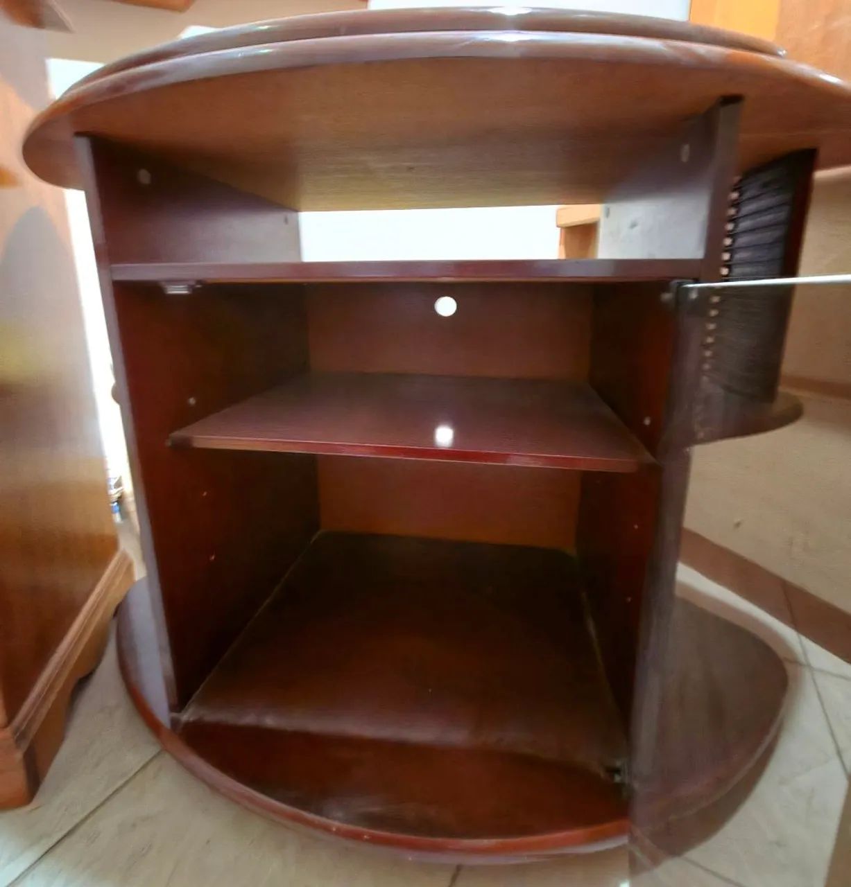 Rack com tampo giratório para TV, bar e áudio
