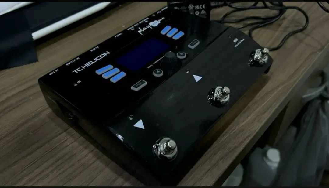 Pedaleira TC Helicon 