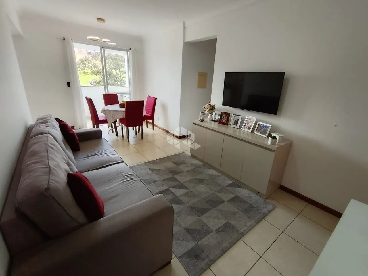 Apartamento semi mobiliado Max Village - 2 dormitórios 2 banheiros