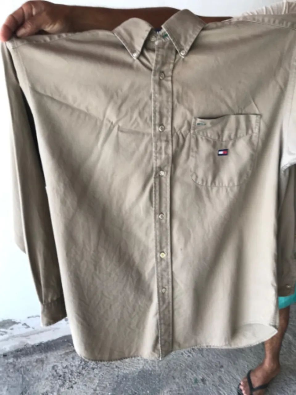 Camisa Tommy Hilfiger Original - Bege Khaki 100% Algodão - Tam M - Ja usada algumas vezes  - Foto 6