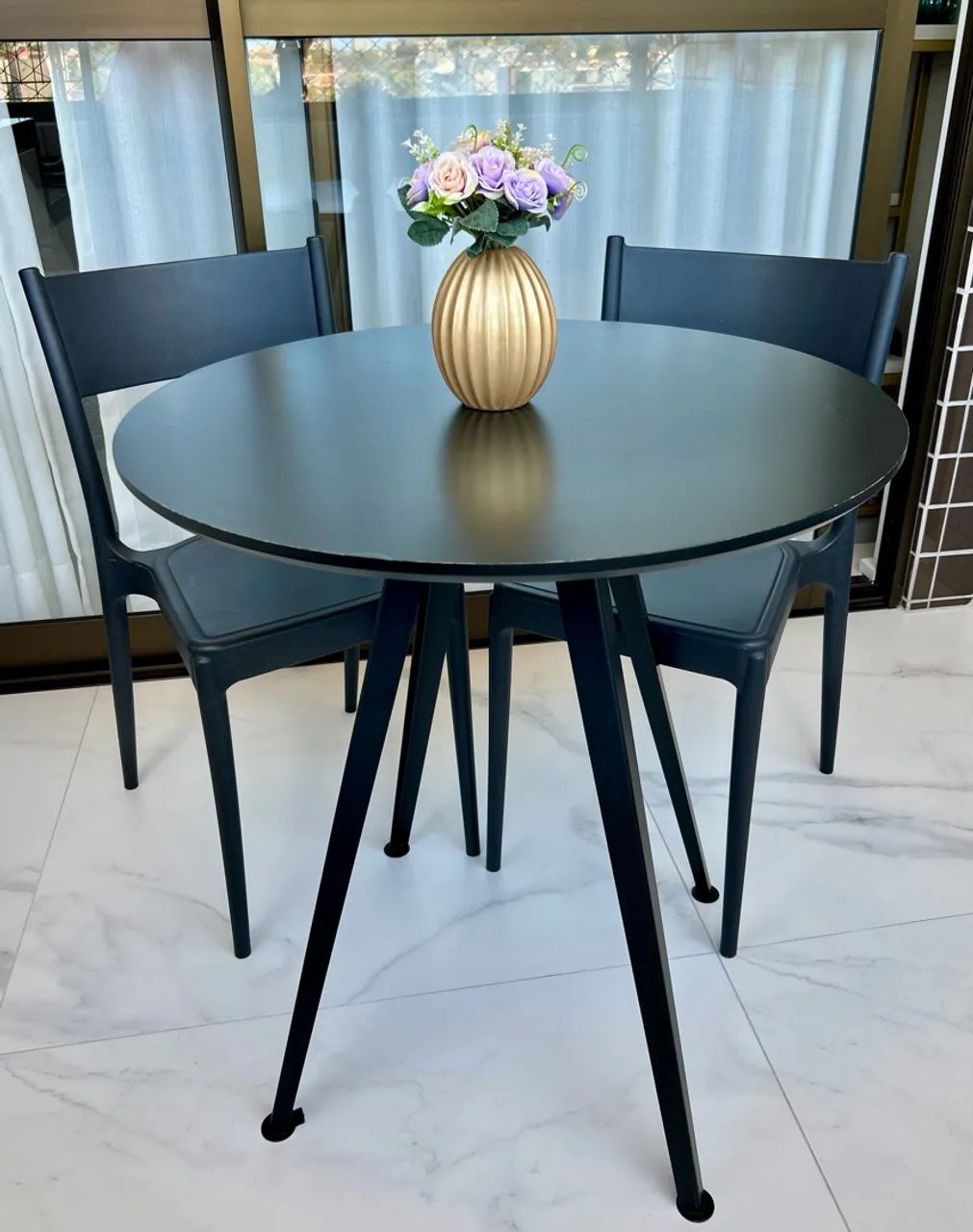 Mesa TokStok e cadeiras Tramontina - Foto 2