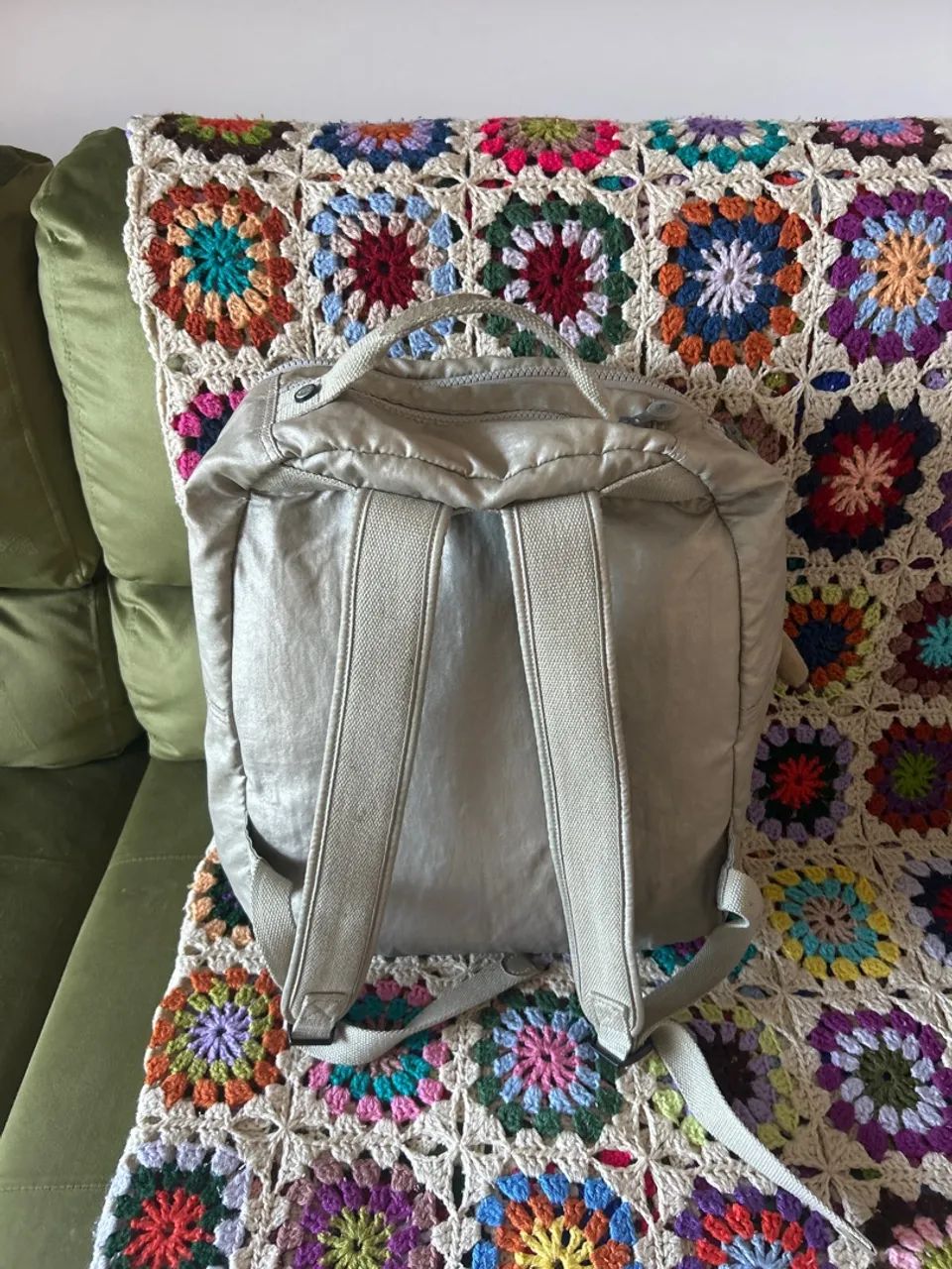 Mochila Kipling original dourada - Foto 2