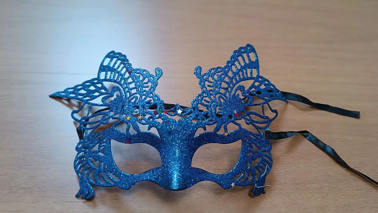 Kit Carnaval: Perucas, Máscaras de Luxo e Adereços  - Foto 4