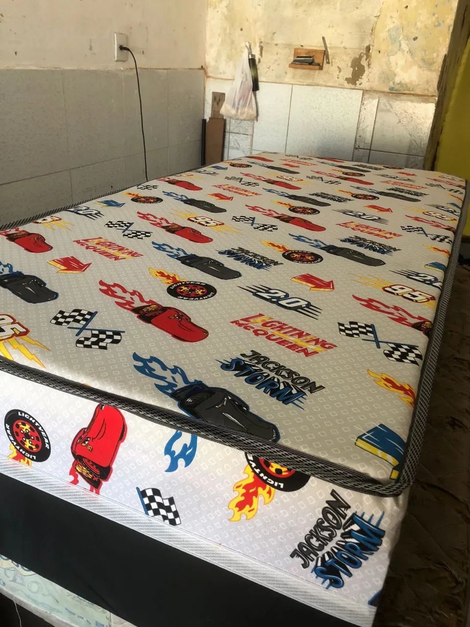 Cama box solteirão de fábrica 