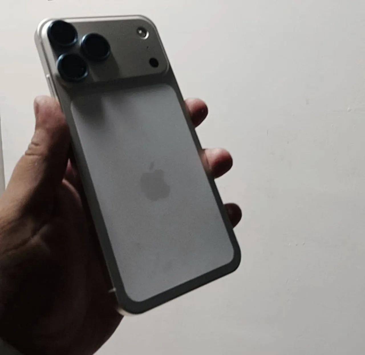 Vendo Iphone XS MAX transformado no 17.