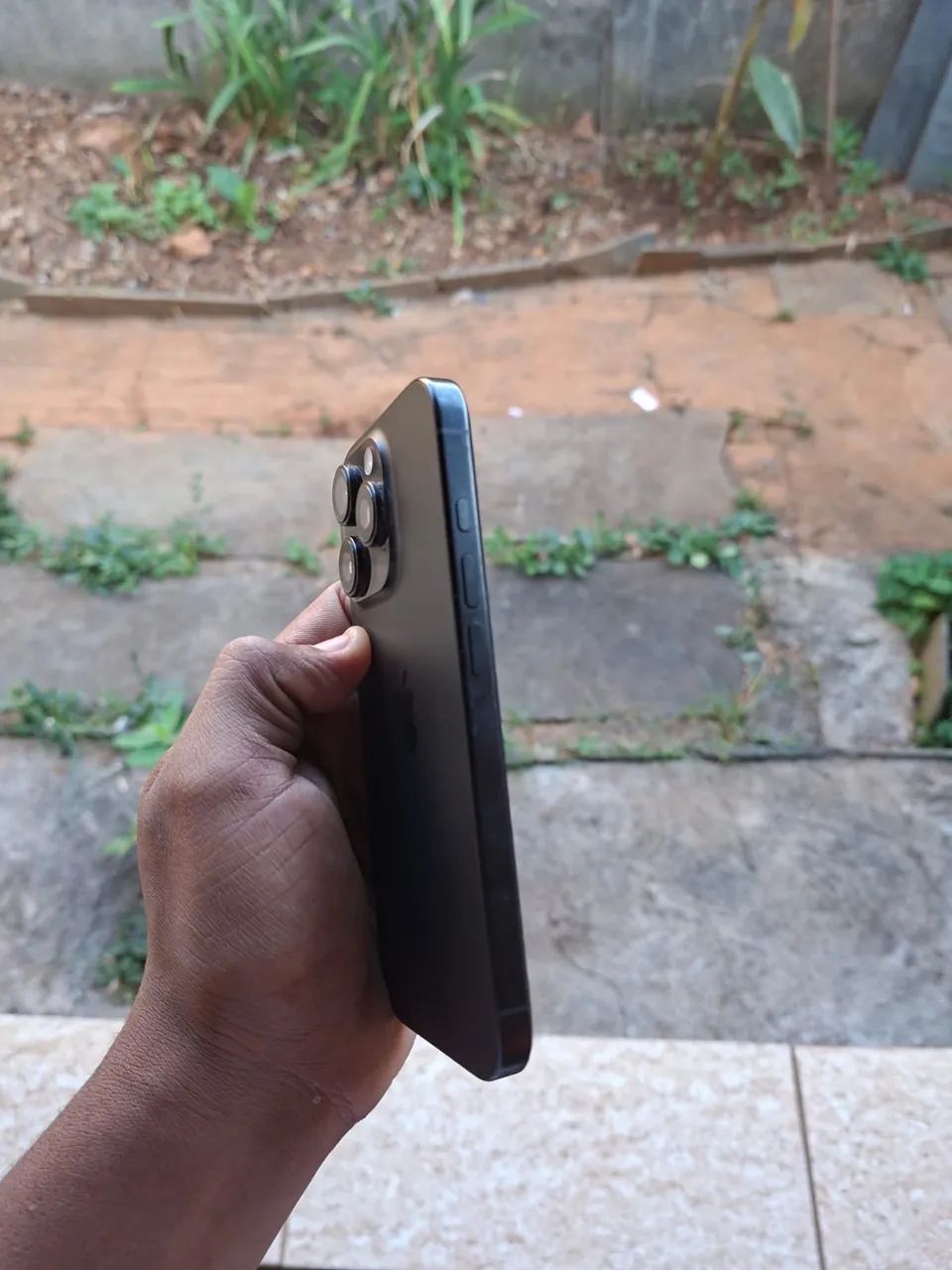 Vendo Iphone 16 Pro  - Foto 2