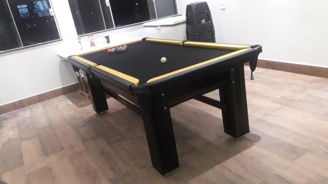Mesa Madeira Cor Preta Tecido Preto e Borda Amarela Mod. VOZK7473
