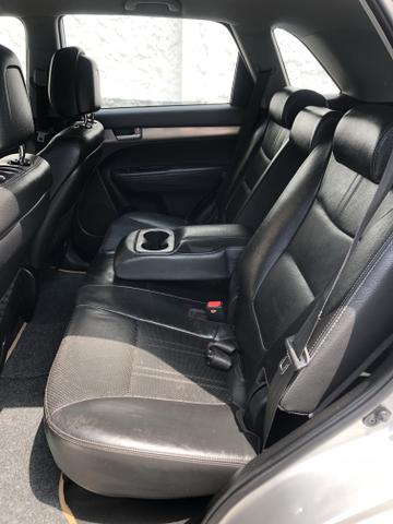 Vendo Kia Sorento Modelo EX2 carro muito novo 2012 - Foto 10