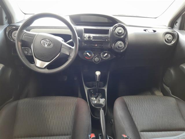 Toyota Etios HB 1.3 x AUT 2016/2017 impecável - Foto 5