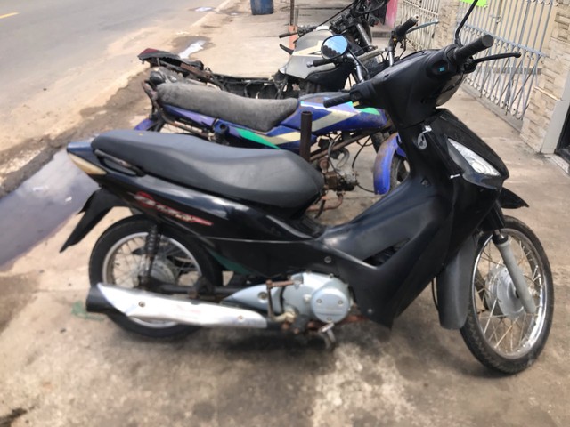 BIZ 125 ANO 2011 ZAP *