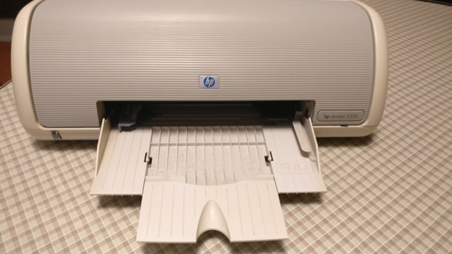 Impressora HP Deskjet 3550. com defeito.