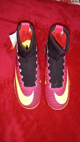 chuteira cano alto society nike