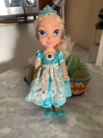 Kit com 2 bonecas Princesas Musical sendo 1 Ana e 1 Elsa do Filme