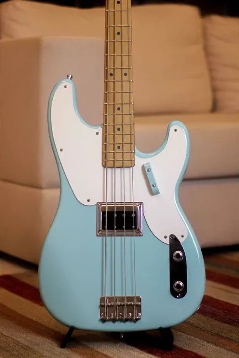 Baixo Telecaster Darkstar Peterbuilt 