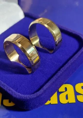 Par Alianças Ouro 18 kilates Maciça 13 Gramas Anatômica 7 mm 