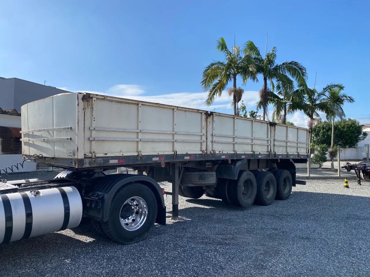 Carreta Randon 9 metros /2011 