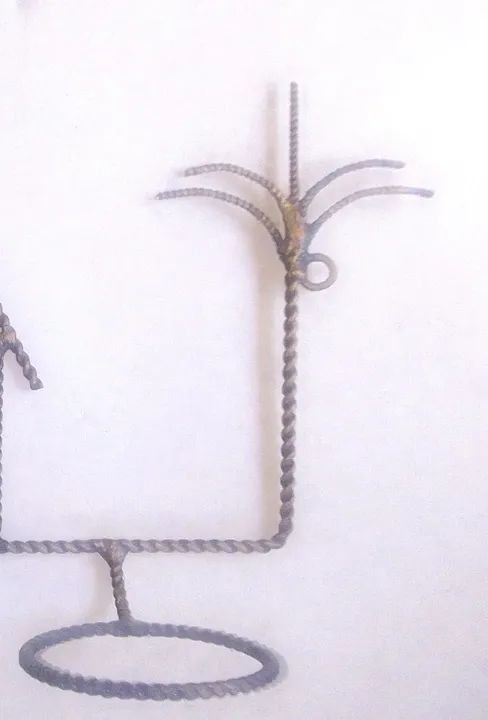 Raríssima Escultura porta vaso Parede Ferro forget ornada Igrejinha e coqueiro *Descrição - Foto 5