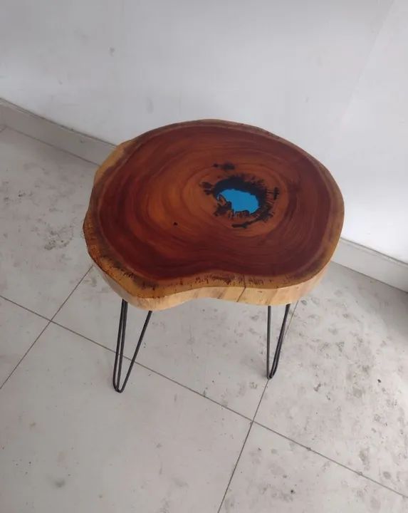 Mesa de centro em madeira e resina epoxi - Foto 3