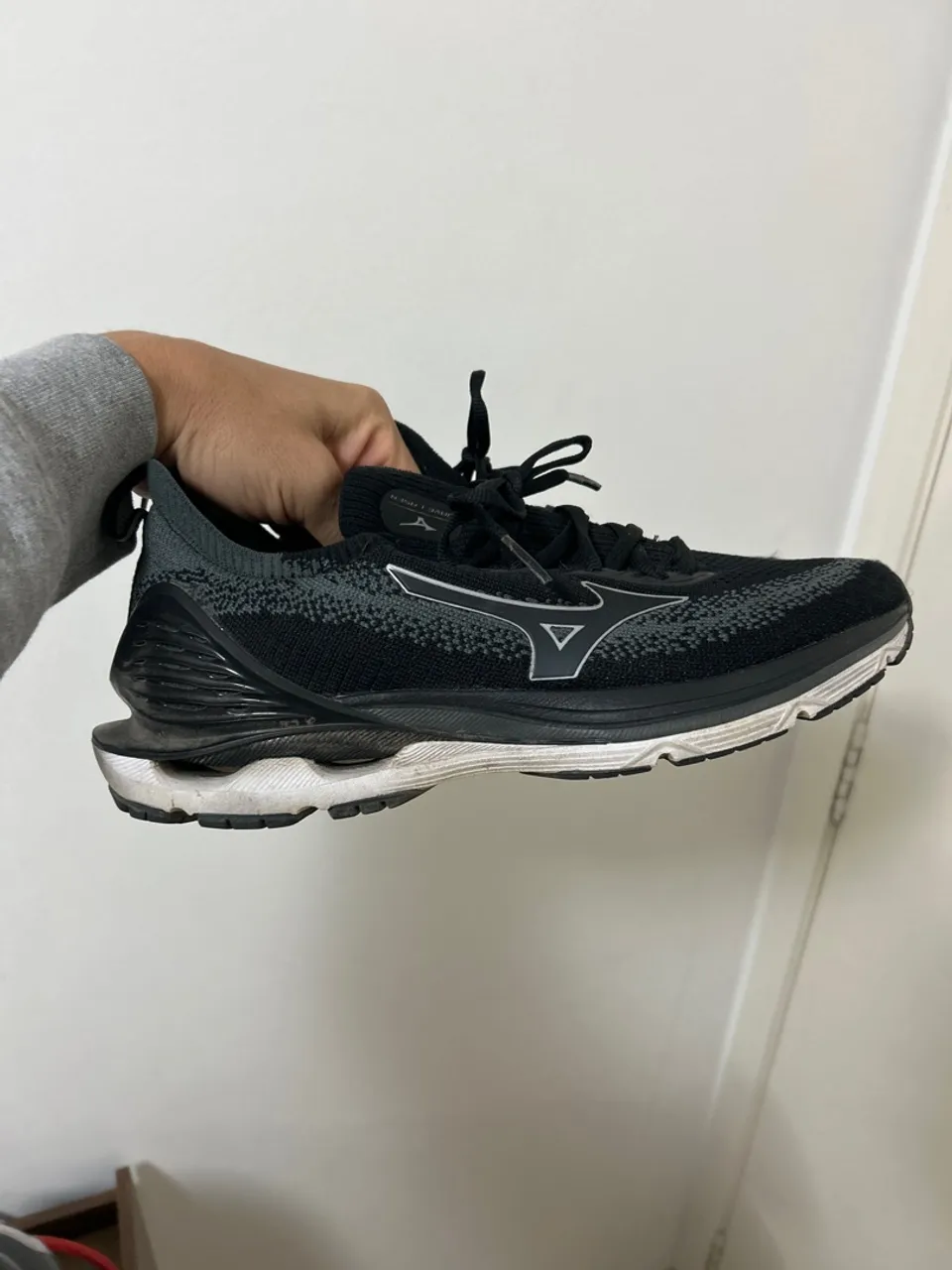 TÊNIS DE CORRIDA MASCULINO MIZUNO WAVE LASER