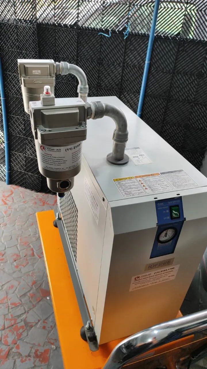 Compressor Parafuso 40hp 142pcm com Secador e Filtros - Máquinas