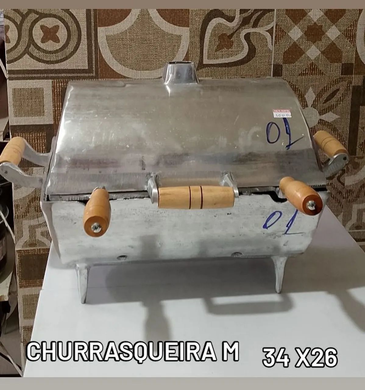 Churrasqueira de Alumínio batido M 34x26 - Foto 2