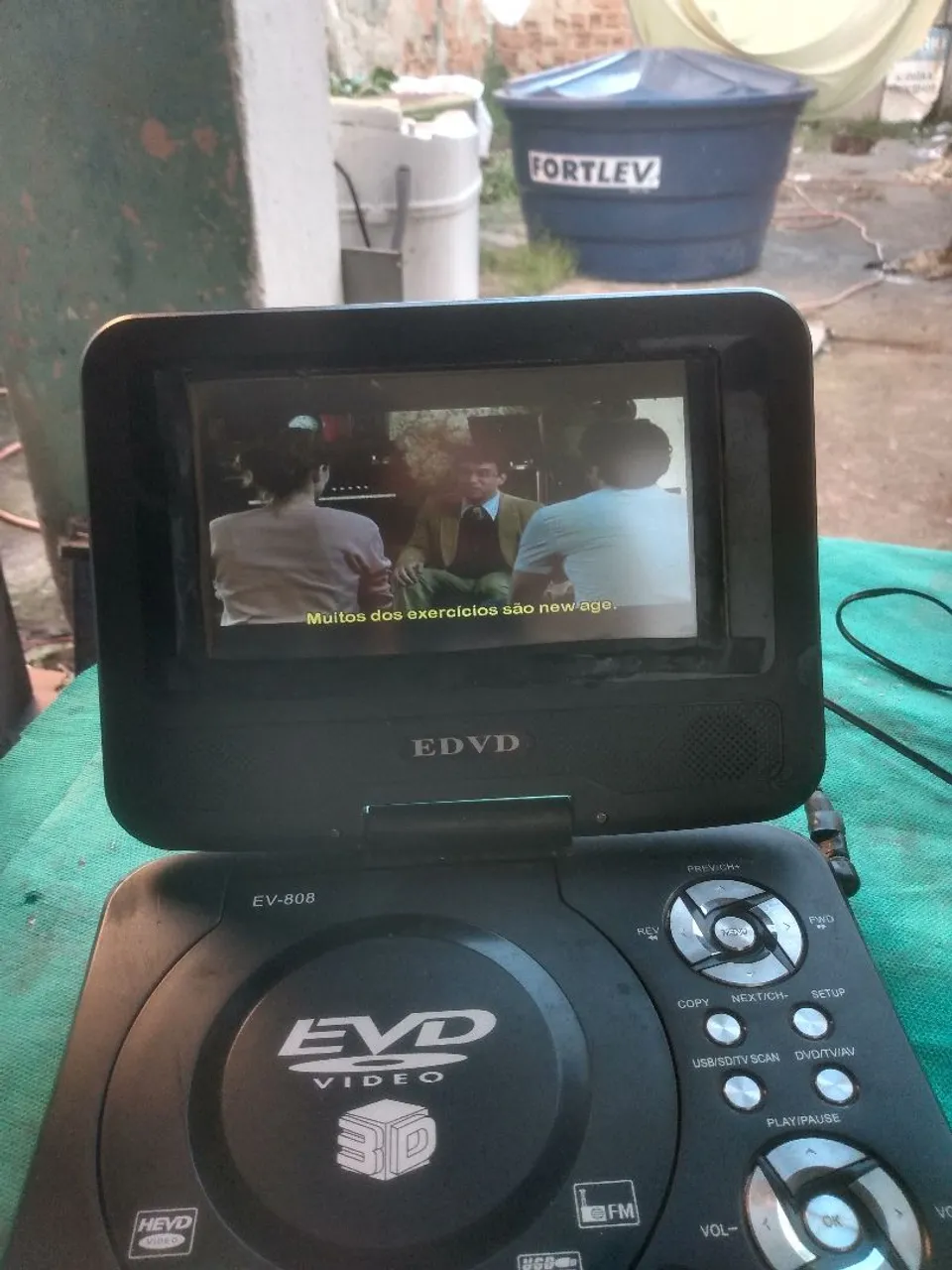 DVD Player Portátil EDVD EV-808