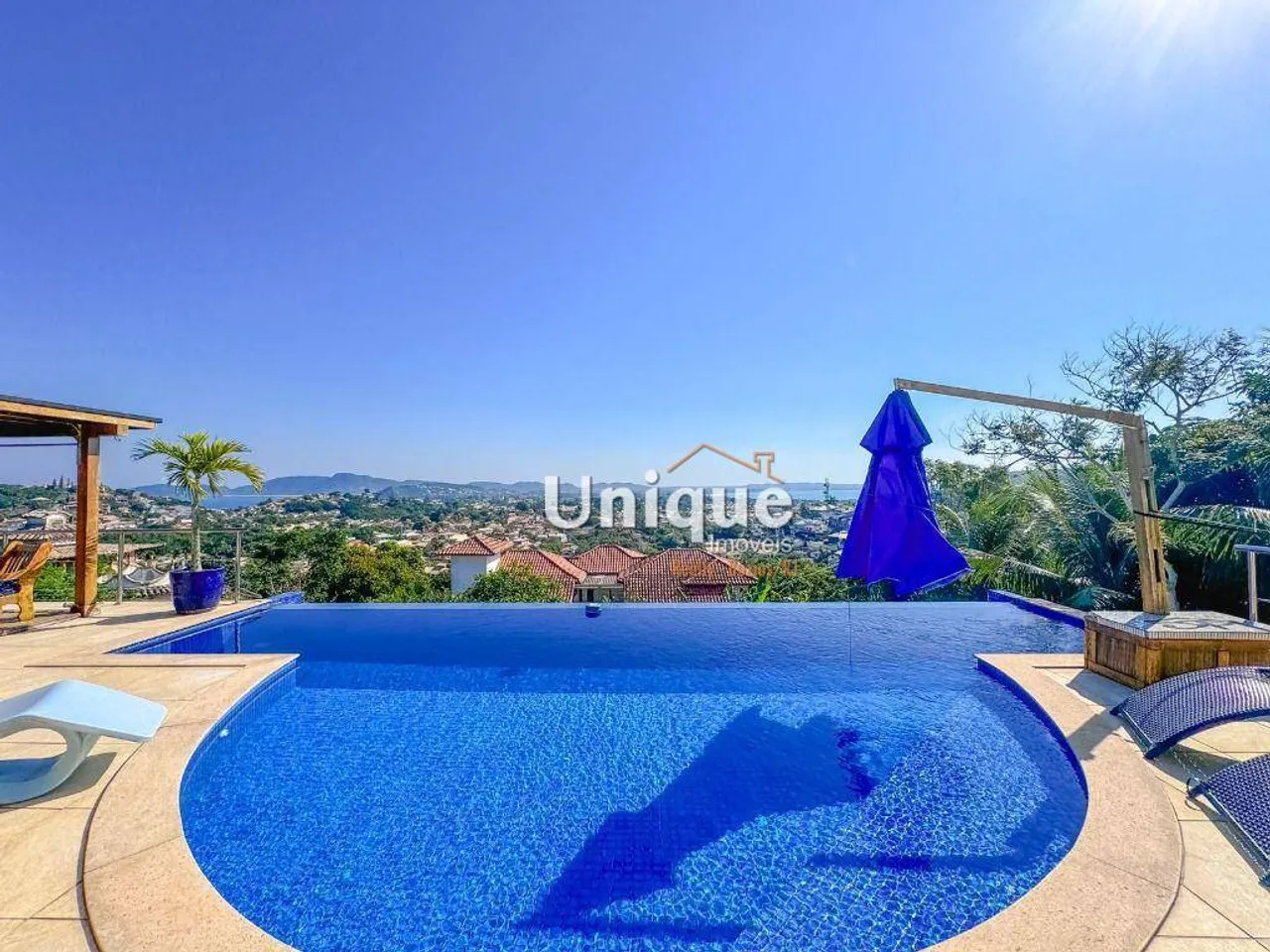 Casa com 4 dormitórios à venda, 218 m² por R$ 3.800.000,00 - Alto de Búzios - Armação dos 