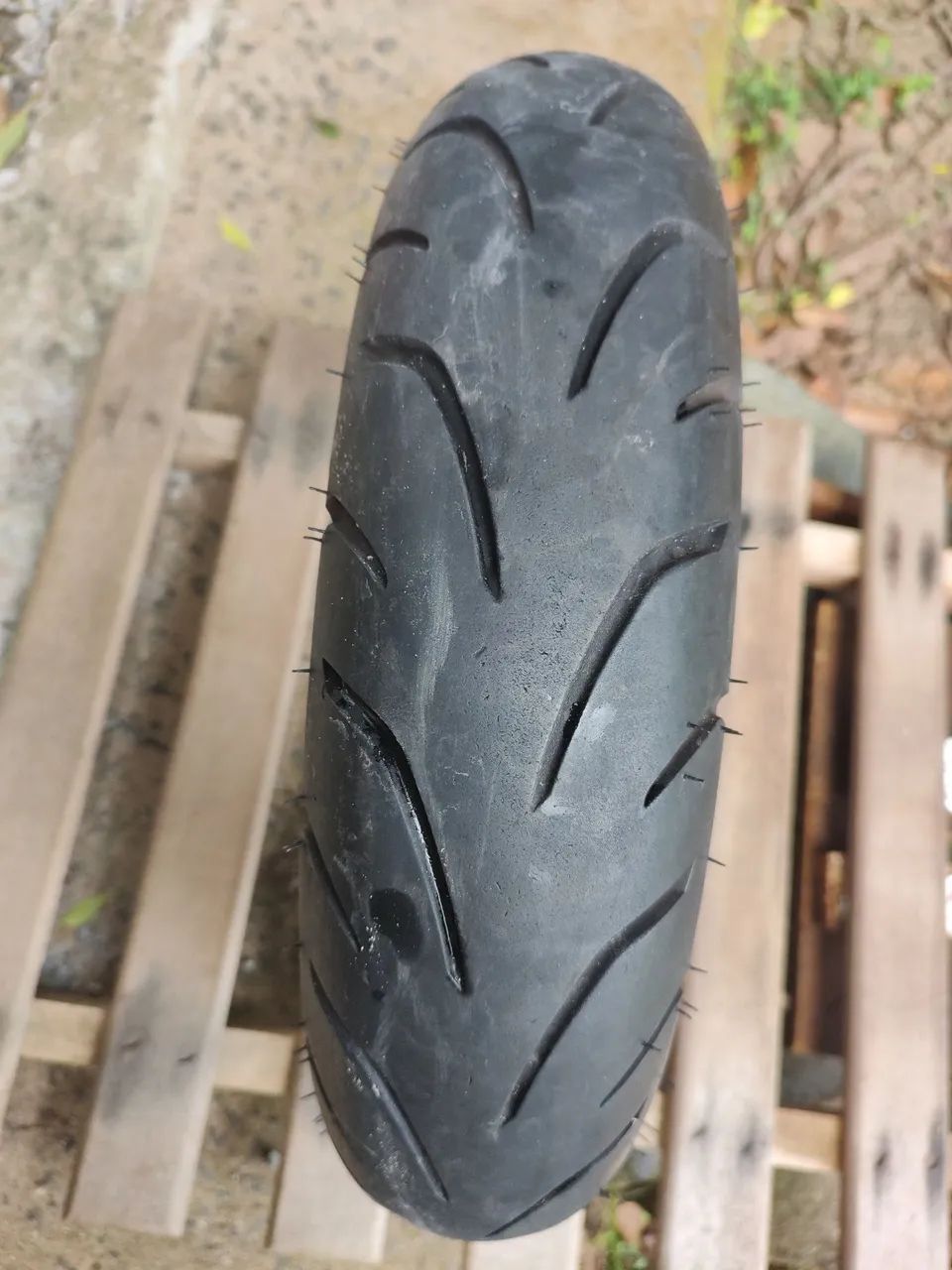 Pneu de moto NMAX 160 dianteiro e traseiro. - Foto 2