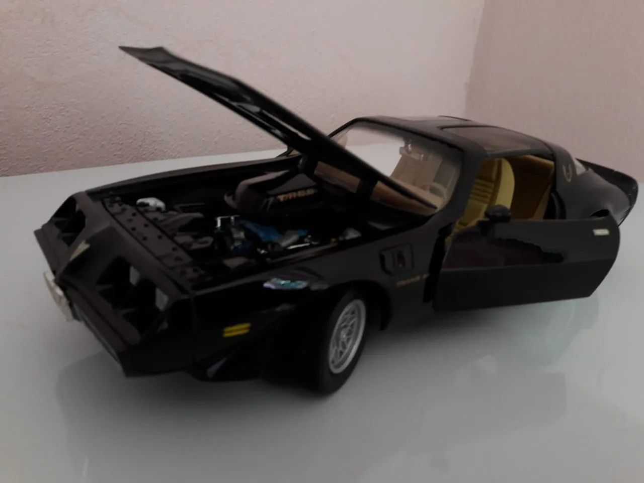 Miniatura vendo 2 Pontiac trans am escala 1/18 - Foto 4