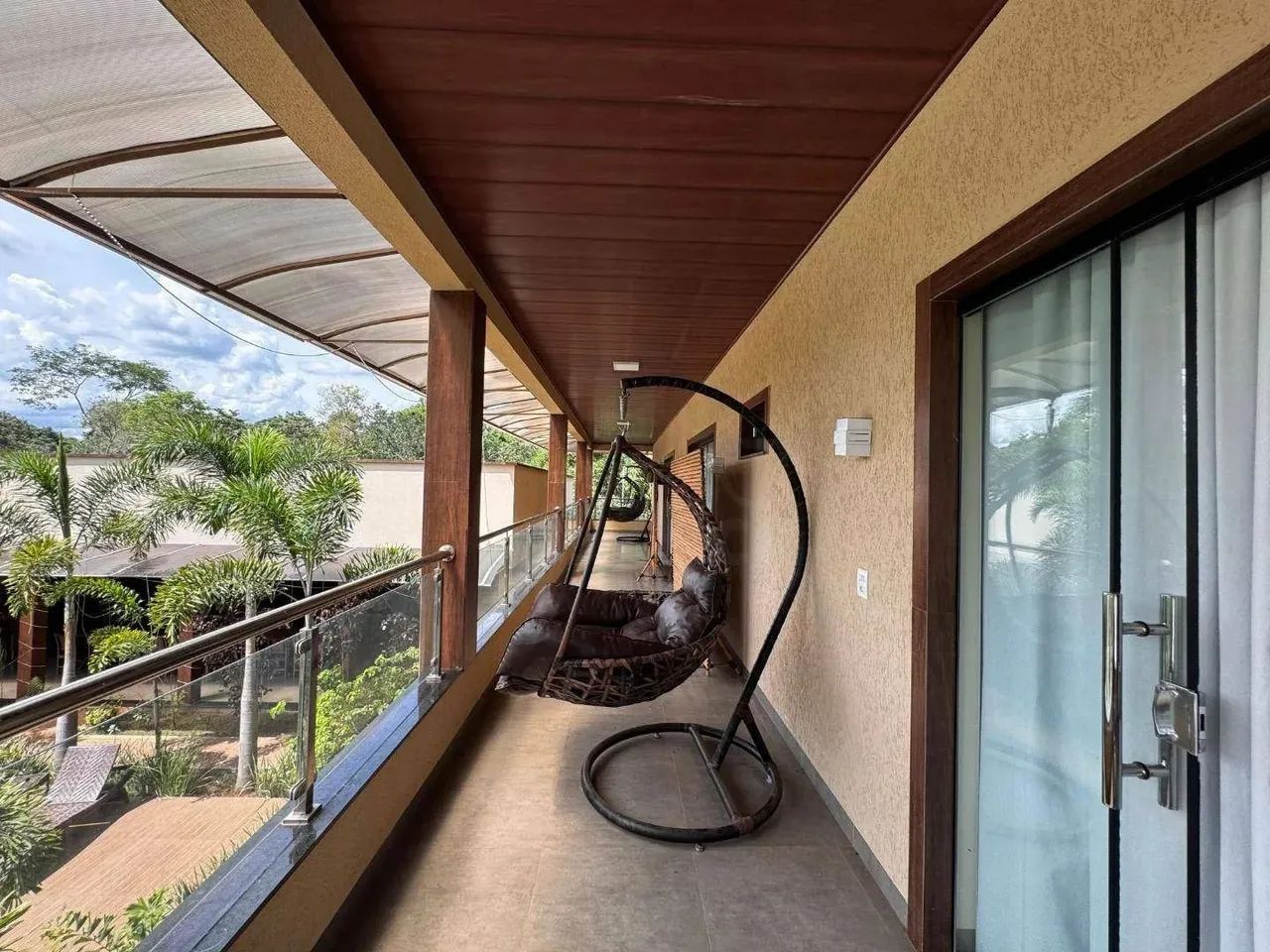 Chácara de Alto Padrão medindo 24.200m² e 877m² de área const., c/ 8 dormitórios, à venda, - Foto 4