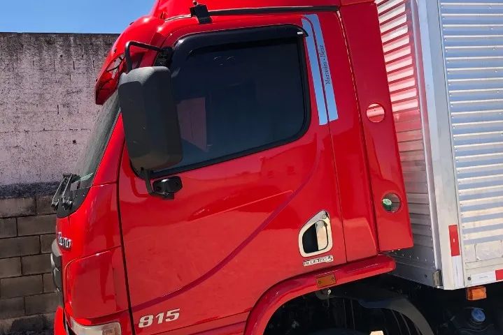 Accelo 815 Baú 2019 - Foto 2