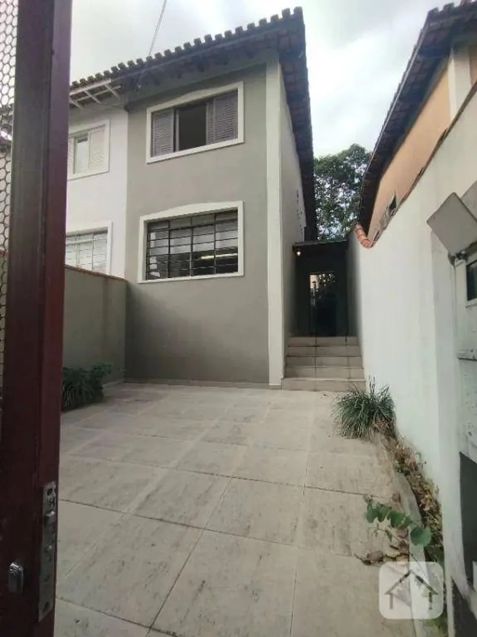 Sobrado com 3 dormitórios para alugar, 106 m² por R$ 5.000/mês - Jardim Ester Yolanda - Sã
