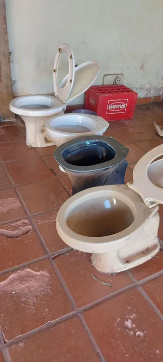 4 Vasos Sanitários Usados