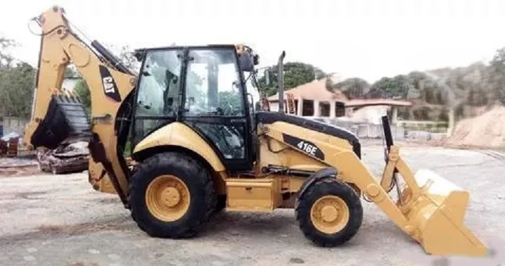 Retroescavadeira Caterpillar 416 2017