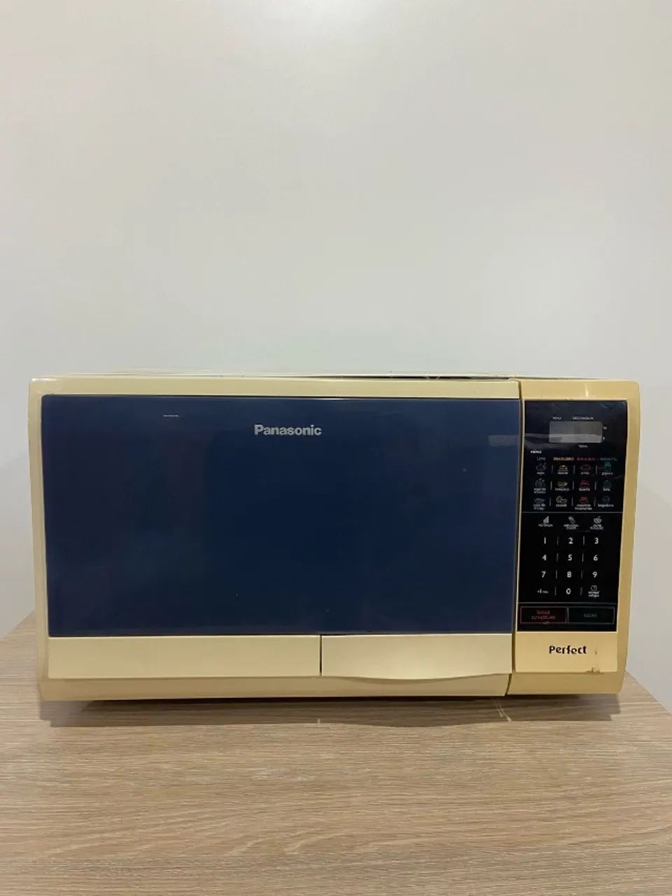 Microondas panasonic perfect, em bom estado.