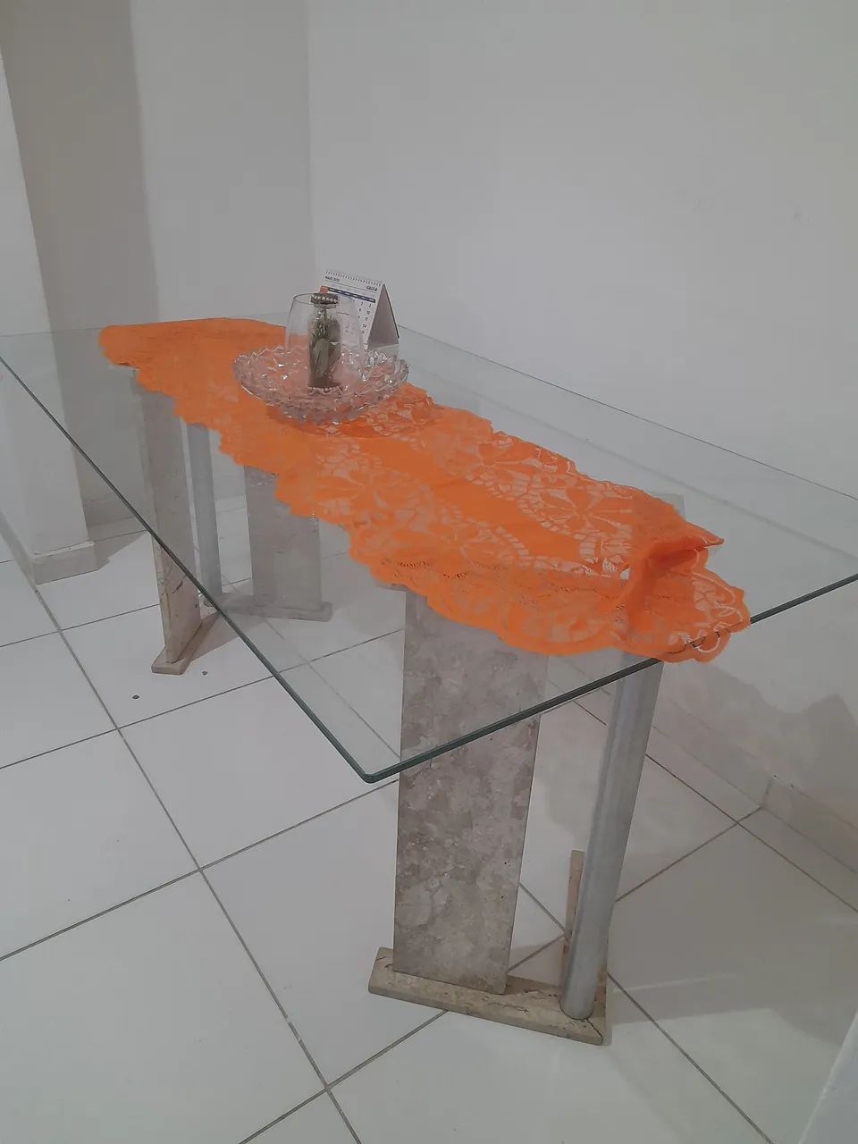 Dining table64520806967554124