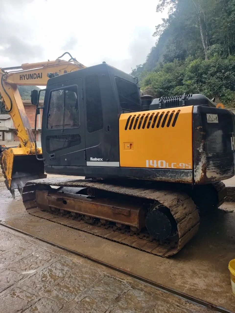 Escavadeira Hyundai 140 LC 7 , ano:2011. - Foto 3