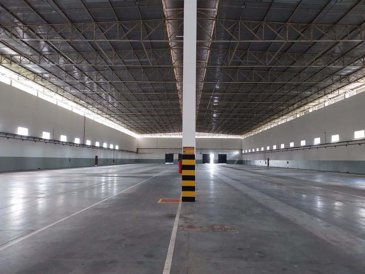 Galpão 7.300m² de Área Construída Av:Torquato tapajos na Entrada do Aeroporto Manaus <br> - Foto 2