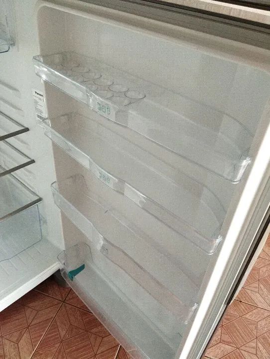 Geladeira Frost Free 220v em aço inox em ótimo estado - Foto 6