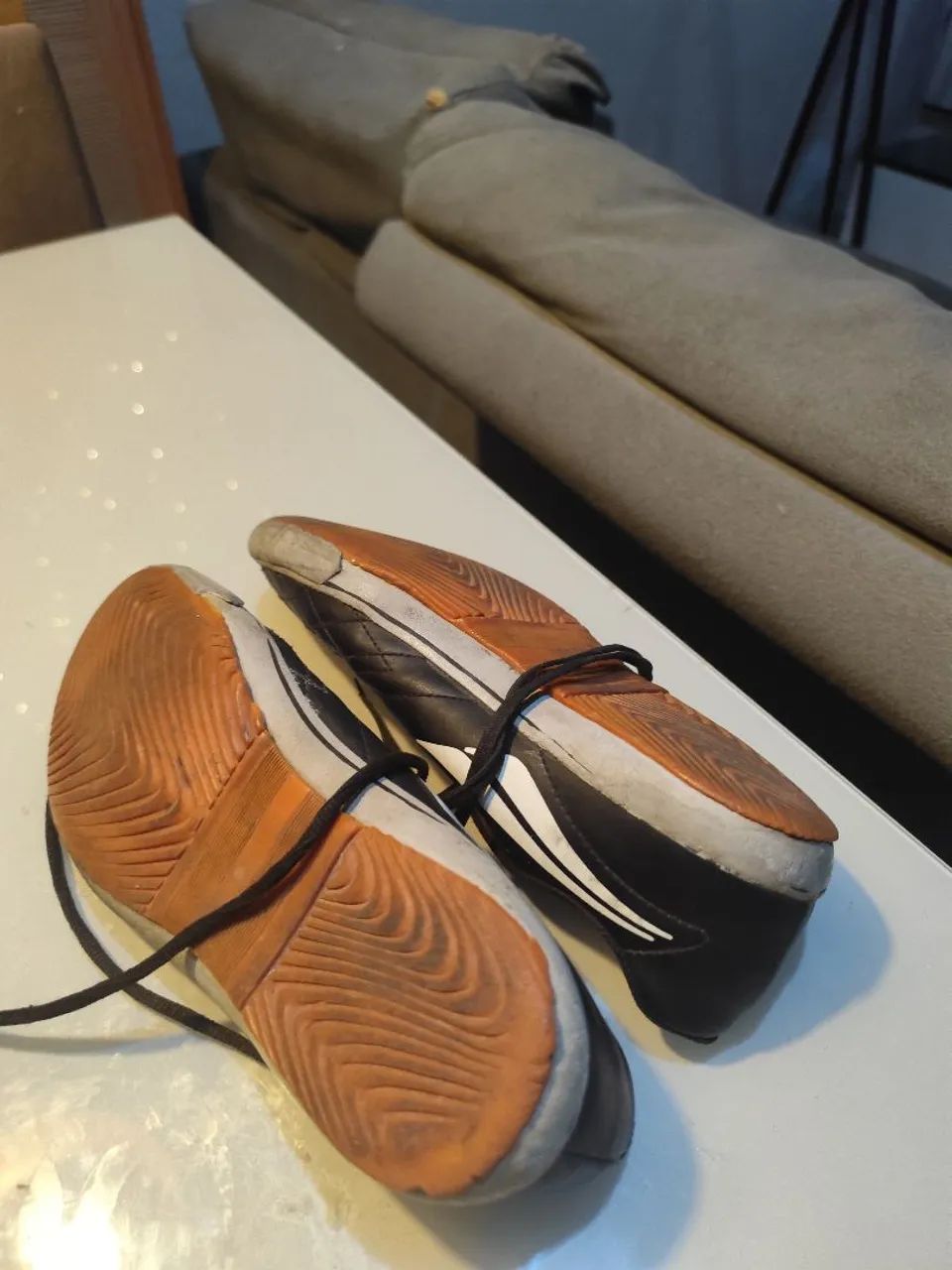 Chuteira society e tênis de futsal (usados) - Foto 3