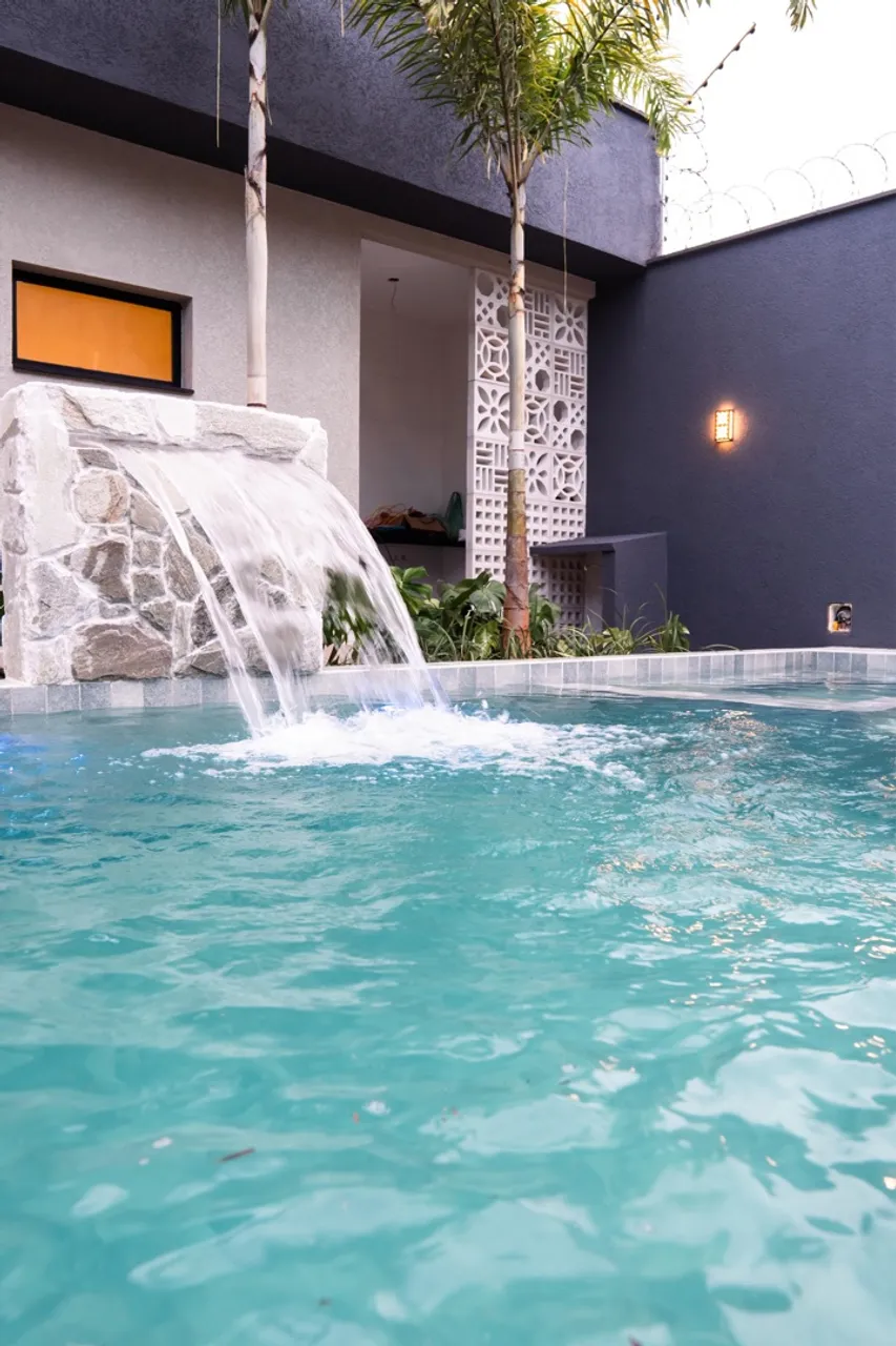 Casa de lote inteiro - Pq. Cascavel, dir. proprietário, analisa permuta carro