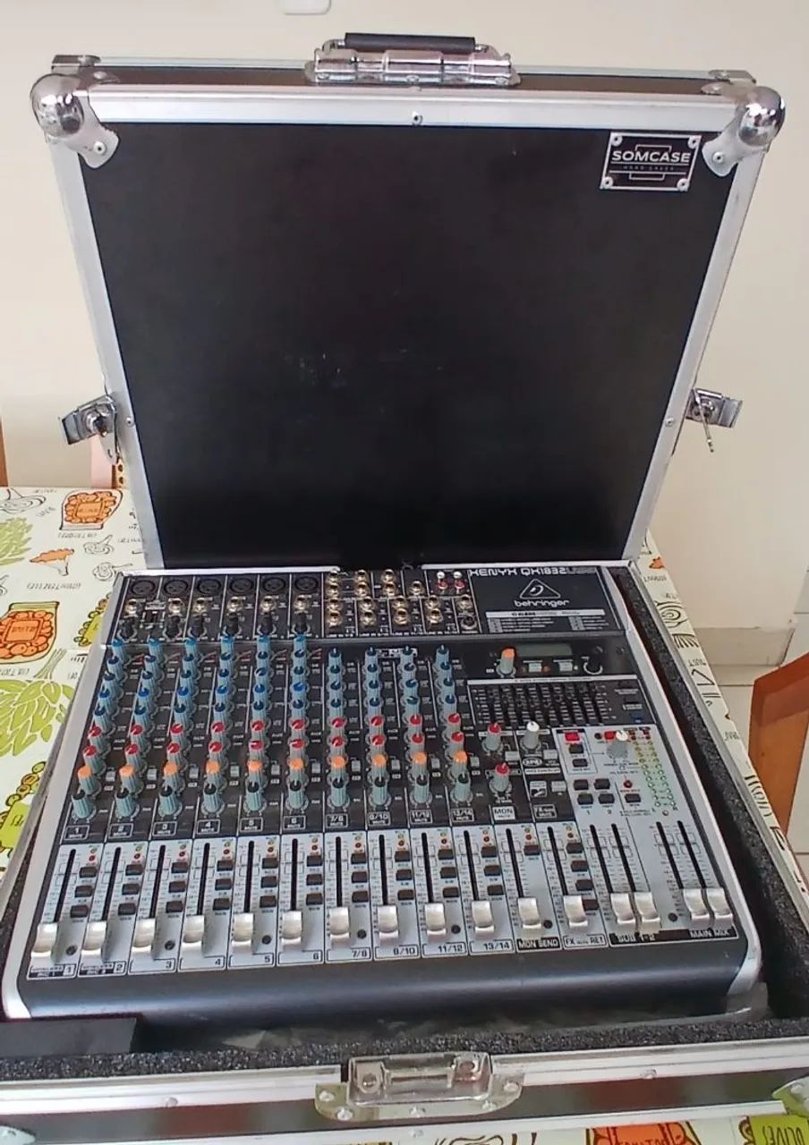 Mesa bheringer QX 1832 USB